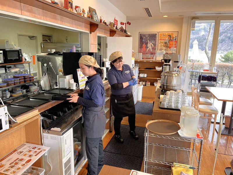 Happy Days Cafe(ハッピーデイズカフェ)のアルバイト・バイト求人情報-03