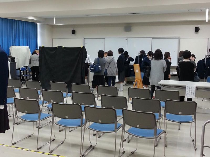 株式会社栗原洋服店(勤務地:都内都立高校)の派遣求人情報