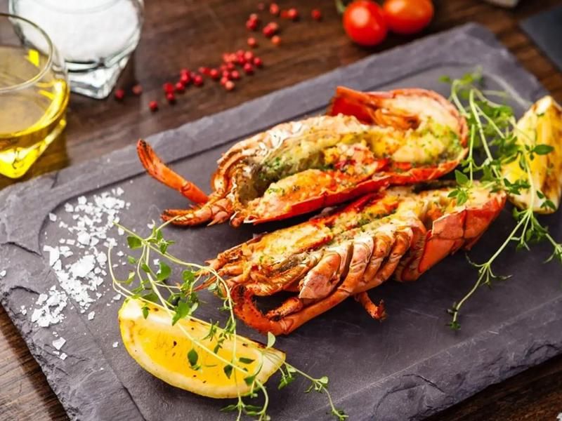 ワインとオマール海老の店 UOMO(ウオモ)のアルバイト・バイト求人情報