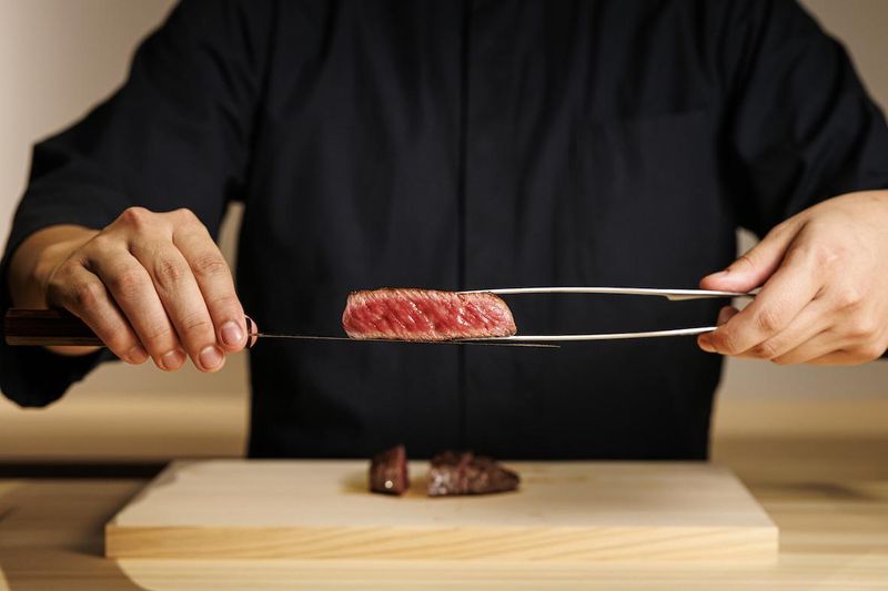 炭火割烹 牛月/株式会社Colobizのアルバイト・バイト求人情報-03