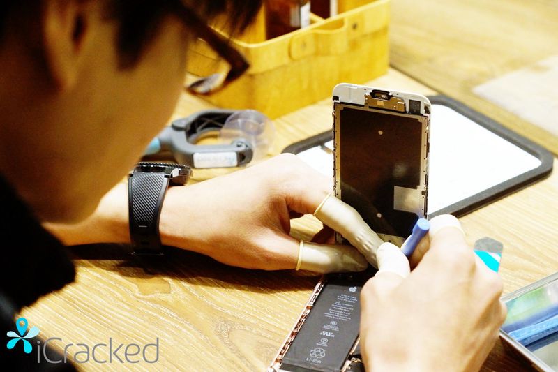 iCracked Store グランフロント大阪のアルバイト・バイト求人情報-02