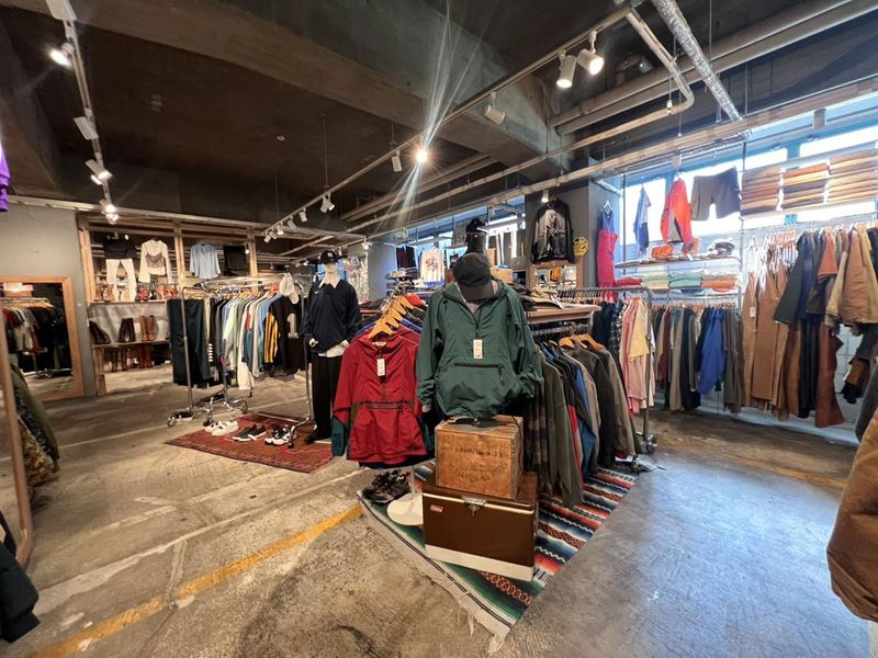 古着屋JAM 心斎橋店のアルバイト・バイト求人情報-04