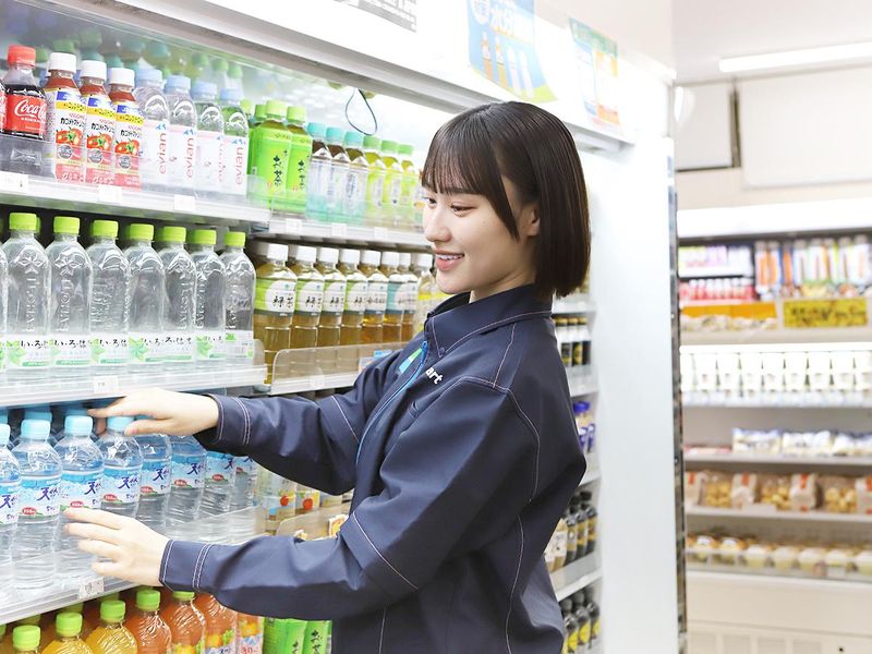 ファミリーマート　歌舞伎町一丁目店のアルバイト・バイト求人情報-03