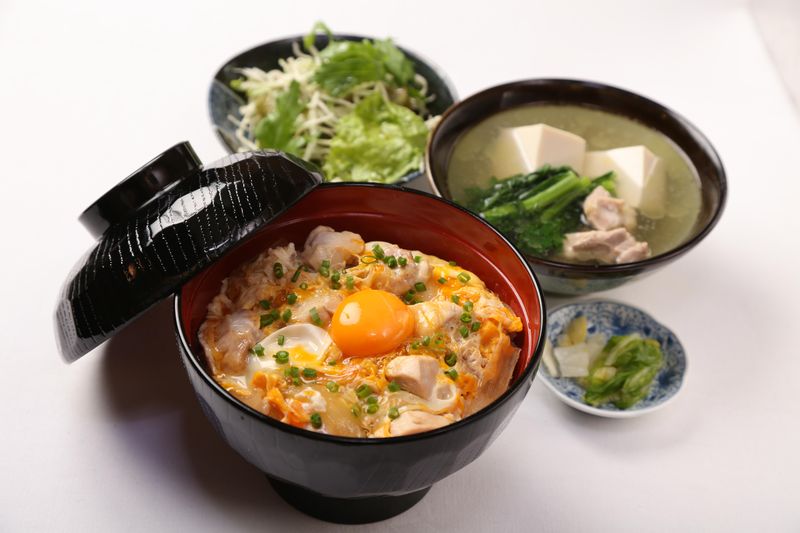 佐賀ふもと赤鶏 酒場髙しな 東京駅ガード下店のアルバイト・バイト求人情報-04