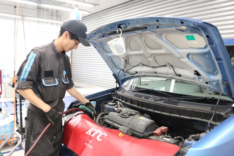株式会社WECARS(ウィーカーズ)　糸満店/20obのアルバイト・バイト求人情報-03
