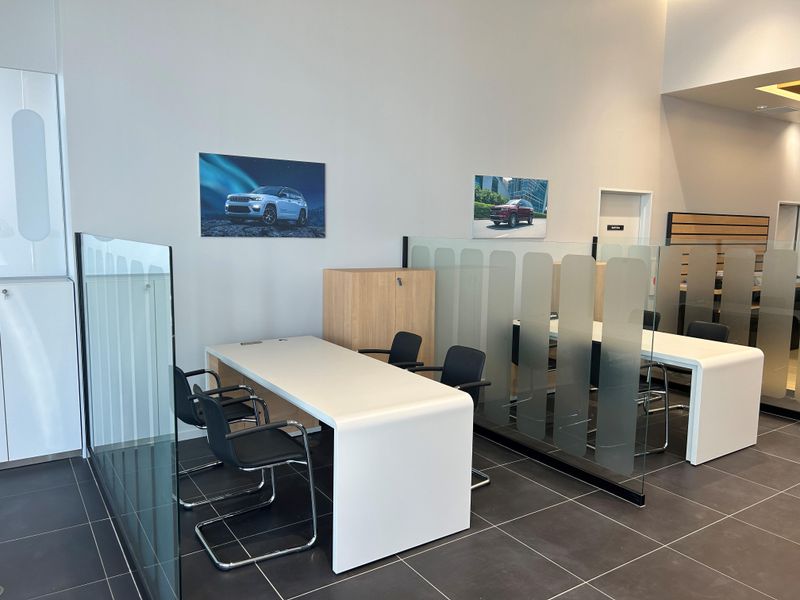 ジープ横浜本牧オートエキスパートセンターのアルバイト・バイト求人情報-02