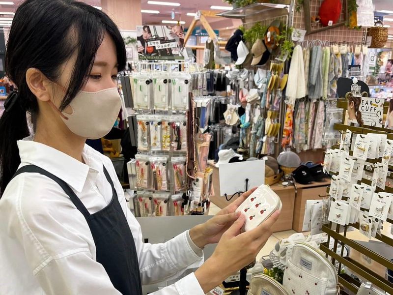 クロワッサン松山店の求人情報