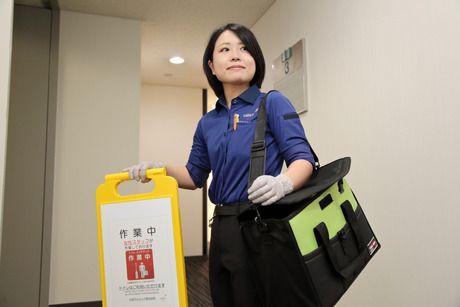 日本カルミック　港区表参道周辺の大学や商業施設などの屋内の求人情報