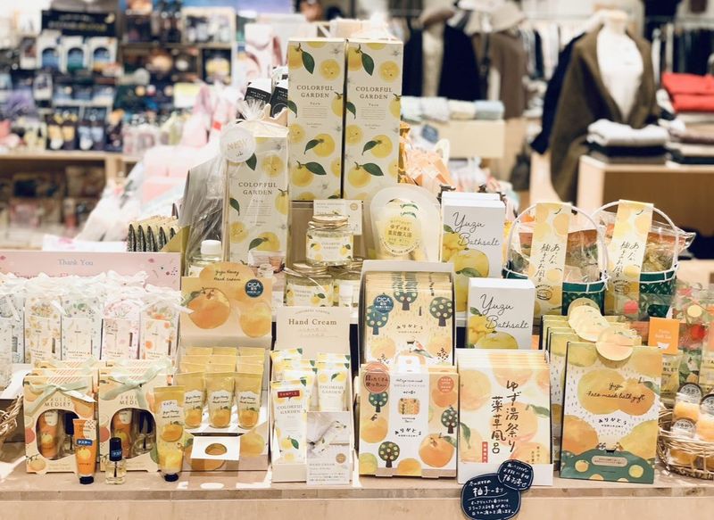 LEAF 暮らしの雑貨店 神戸ハーバーランドumie店のアルバイト・バイト求人情報-03