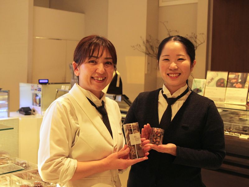 ショコラティエ マサール 新千歳空港出発ロビー店のアルバイト・バイト求人情報-02