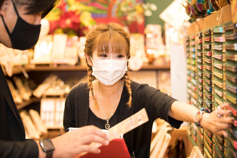 HUGLOT　イオンモール八幡東店のアルバイト・バイト求人情報-02