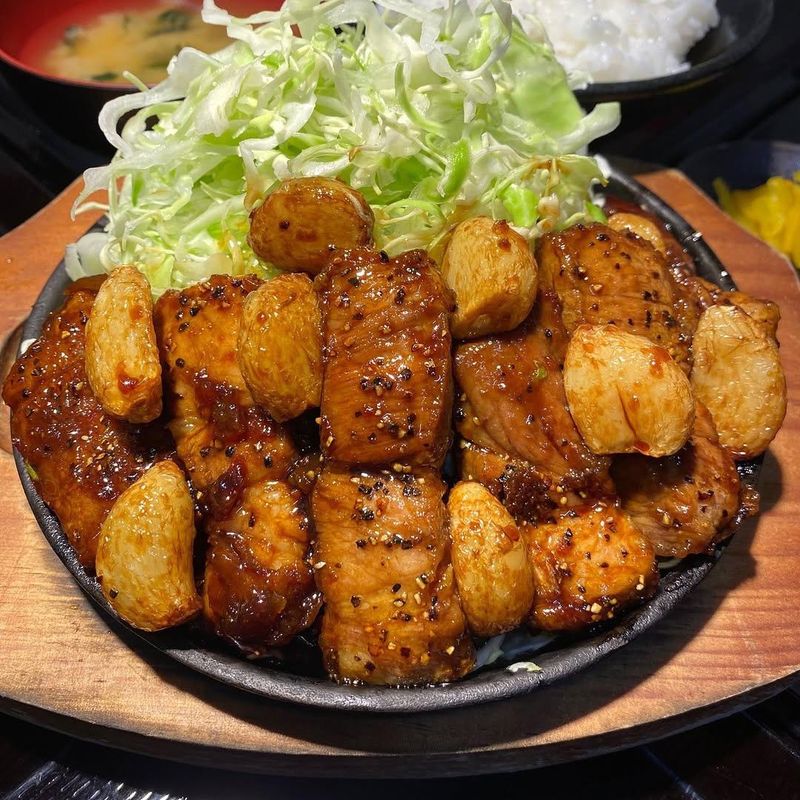 豚屋食堂　小倉南店のアルバイト・バイト求人情報-02