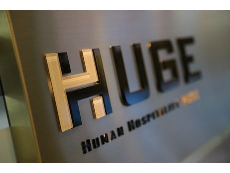 株式会社HUGE　本社の求人情報