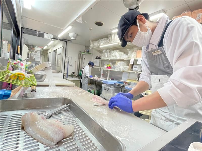 ユアーズ　ekie広島店のアルバイト・バイト求人情報-03