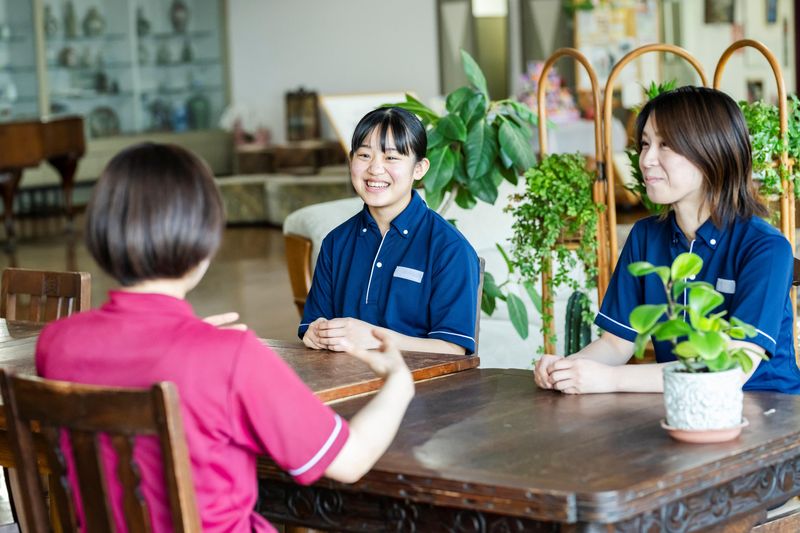 【リアルが聞ける90分!】WEB/先輩職員と本音で話す座談会