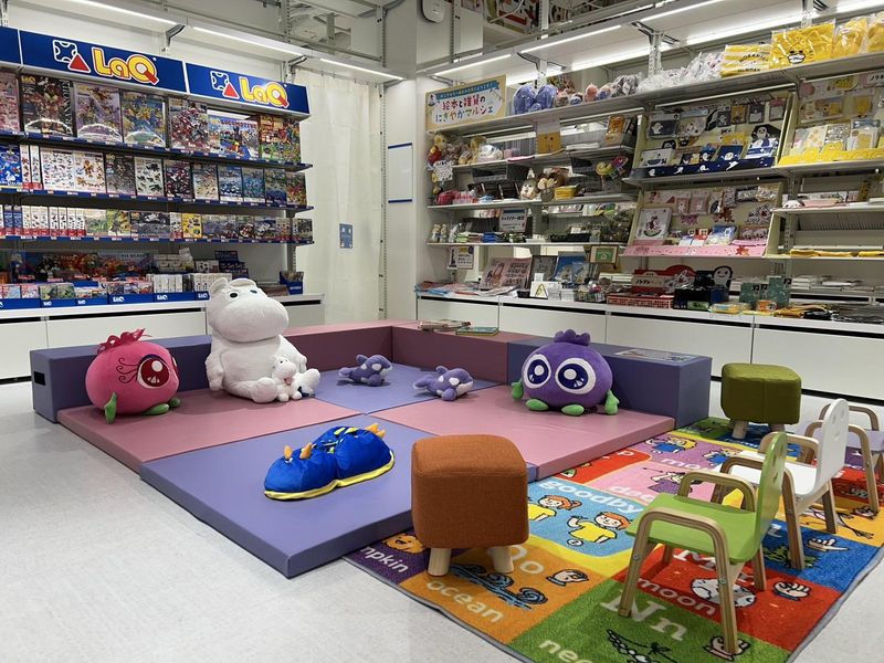 えほん生活 WAKASA&CO.BOOKS 名古屋伏見店のアルバイト・バイト求人情報-03