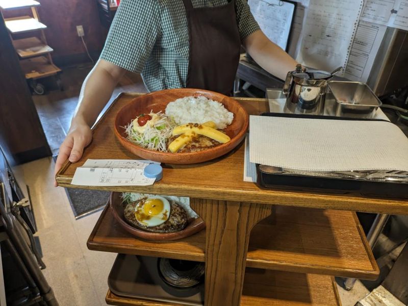びっくりドンキー本通り店のアルバイト・バイト求人情報-03