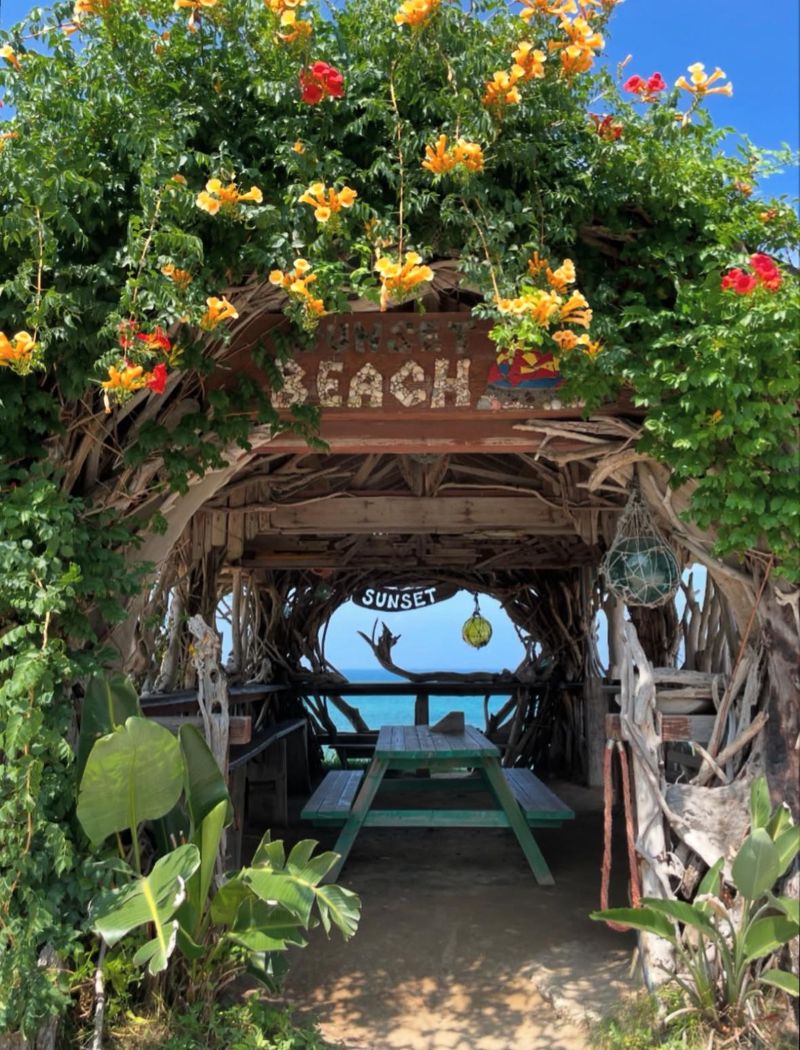 Beach Cafe SUNSET(サンセット)のアルバイト・バイト求人情報-04