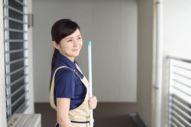 ルクア大阪　(南北ビルセイビ株式会社)のアルバイト・バイト求人情報-03