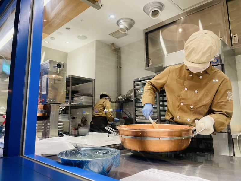 横浜ハンマーヘッド店のアルバイト・バイト求人情報-02