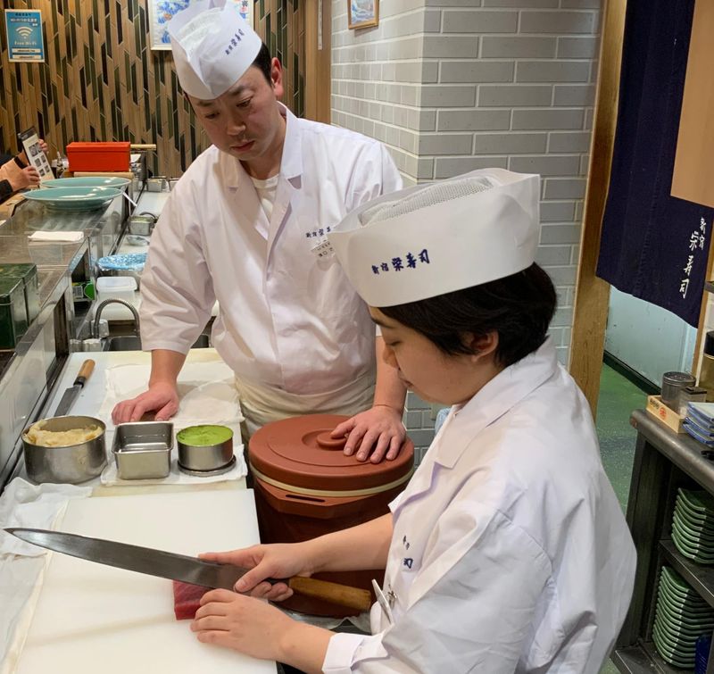 株式会社新宿栄寿司　本店のアルバイト・バイト求人情報-03