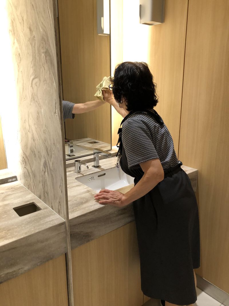 ANAラウンジ(ANAスカイビルサービス株式会社)のアルバイト・バイト求人情報-02