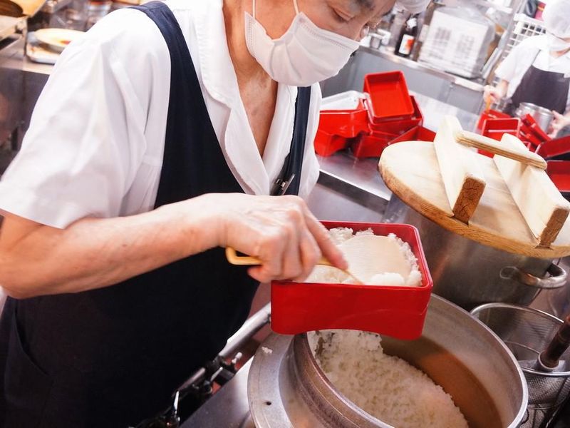 横浜野田岩　本店の求人1