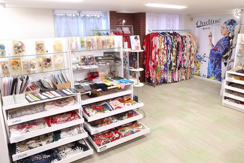 オンディーヌ秋田店(越中谷写真館)のアルバイト・バイト求人情報-03