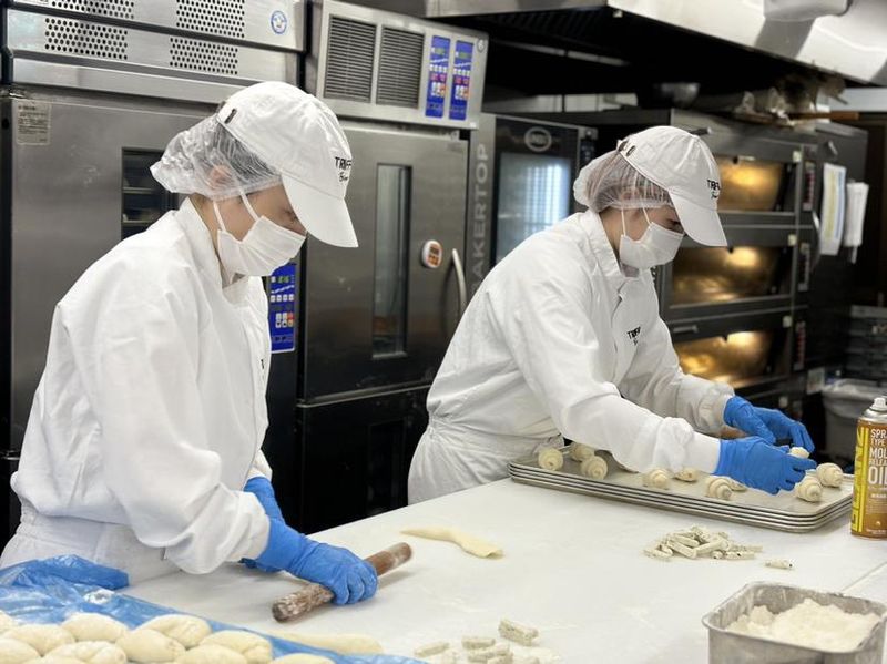 Truffle BAKERY各工場のアルバイト・バイト求人情報-03