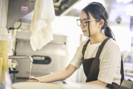 横浜駅徒歩2分の寿司店(スマイルズ株式会社)のアルバイト・バイト求人情報-01