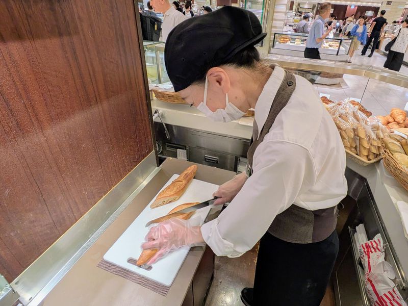 メゾンカイザー西武池袋店/株式会社ブーランジェリーエリックカイザージャポンのアルバイト・バイト求人情報-04