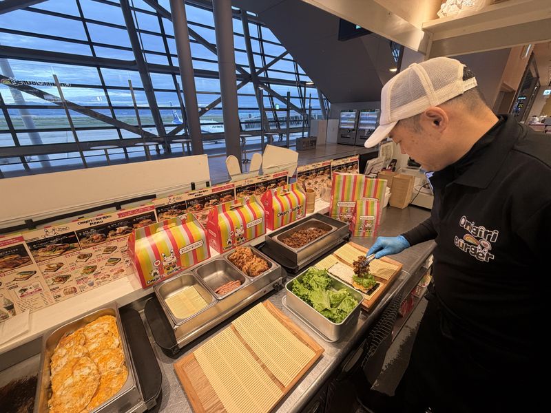 OnigiriBuger関西空港本店のアルバイト・バイト求人情報-05