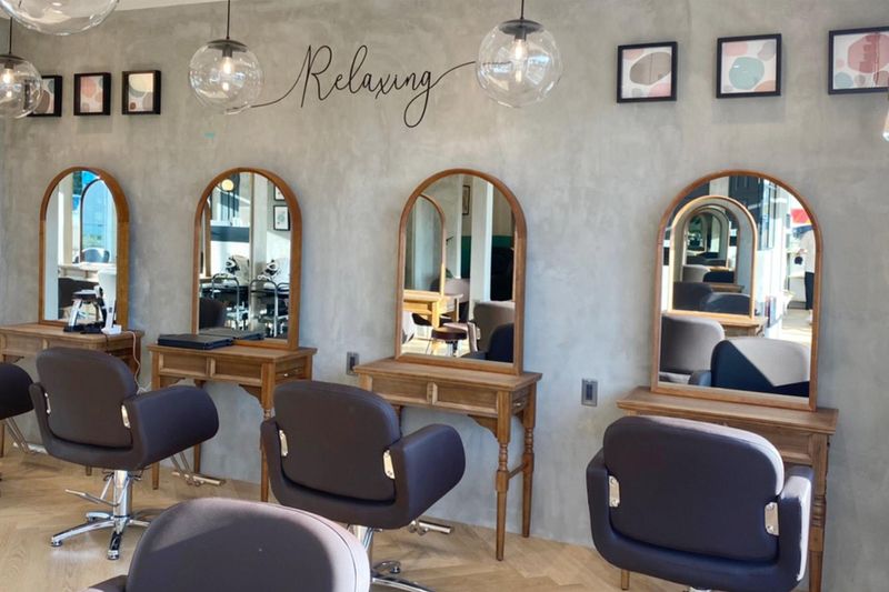 AUBE HAIR fleur(フルール)【名古屋店】　株式会社A'Groupのアルバイト・バイト求人情報-01