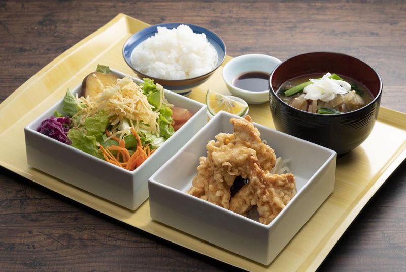 カフェ&ダイニングみのりみのる　おおいた店のアルバイト・バイト求人情報-03