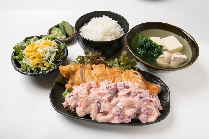 佐賀ふもと赤鶏 酒場髙しな 東京駅ガード下店のアルバイト・バイト求人情報-05