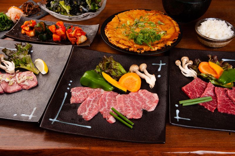 和牛炭火焼肉よつば亭のアルバイト・バイト求人情報-03