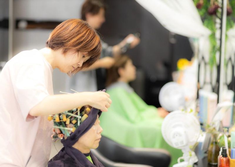 Seasonal~hair design(シーズナル ヘア デザイン)のアルバイト・バイト求人情報-03