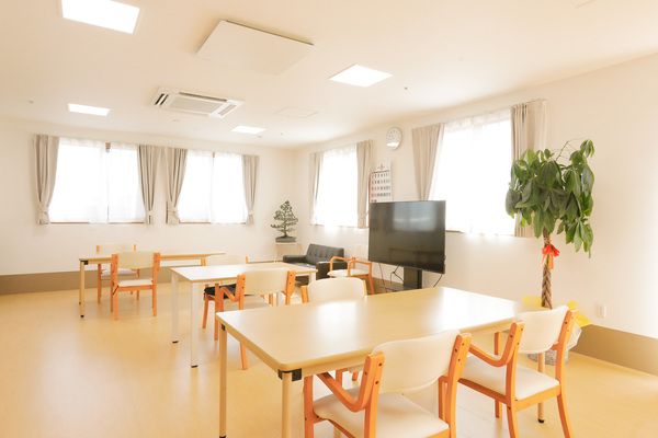 有料老人ホームつばめ野　(株)びりーぶのアルバイト・バイト求人情報-03
