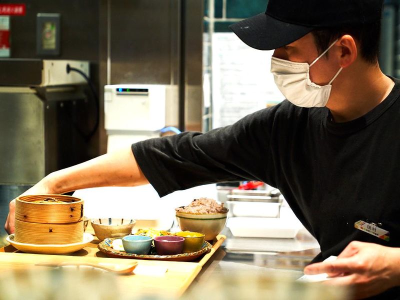 musi-vege+cafe ディアモール大阪店(森口産業株式会社)のアルバイト・バイト求人情報-02