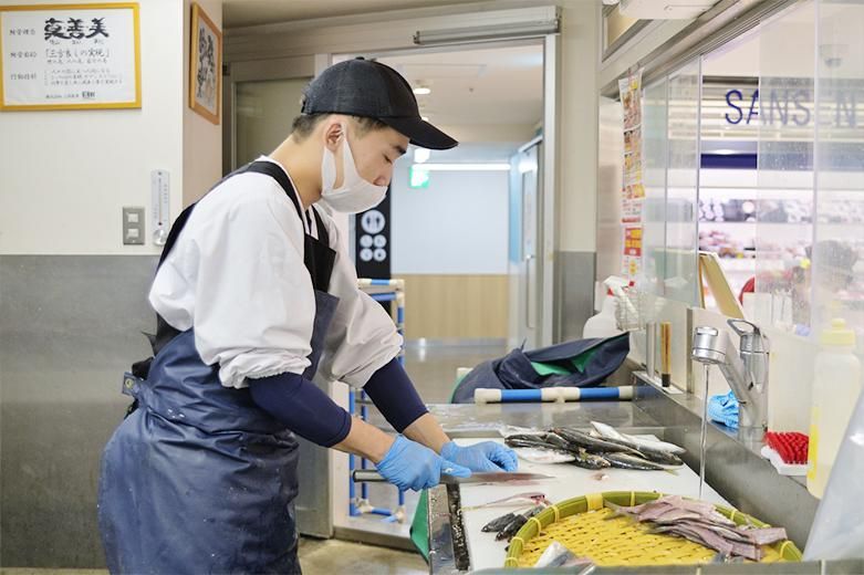小田原百貨店　寿町店内鮮魚コーナー/株式会社三鮮商事のアルバイト・バイト求人情報-02