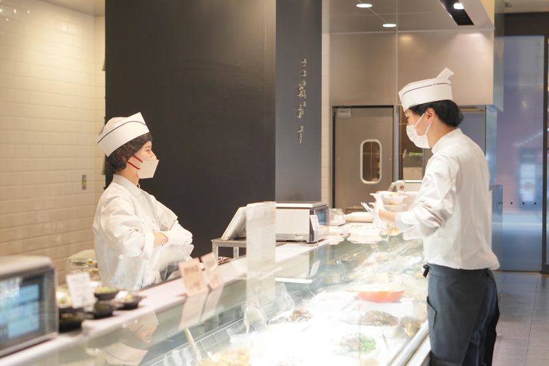 阪急梅田本店のアルバイト・バイト求人情報-03