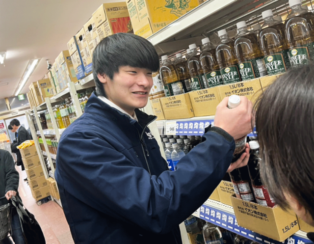 早朝のレジ・品出しスタッフ