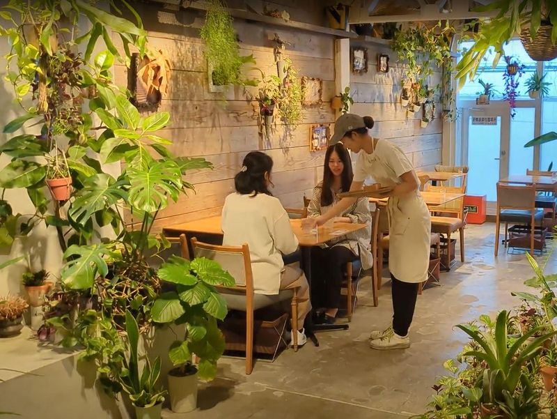 嵜本ベーカリーカフェのアルバイト・バイト求人情報-05
