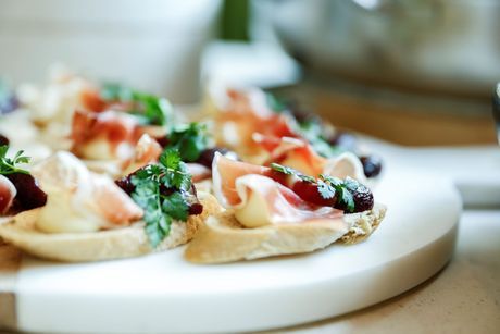 ラグジュアリーアクセサリーブランドが手掛けるカフェバー(仮)大阪　ラグジュアリーアクセサリーブランドが手掛けるカフェバー(仮)大阪のアルバイト・バイト求人情報-06