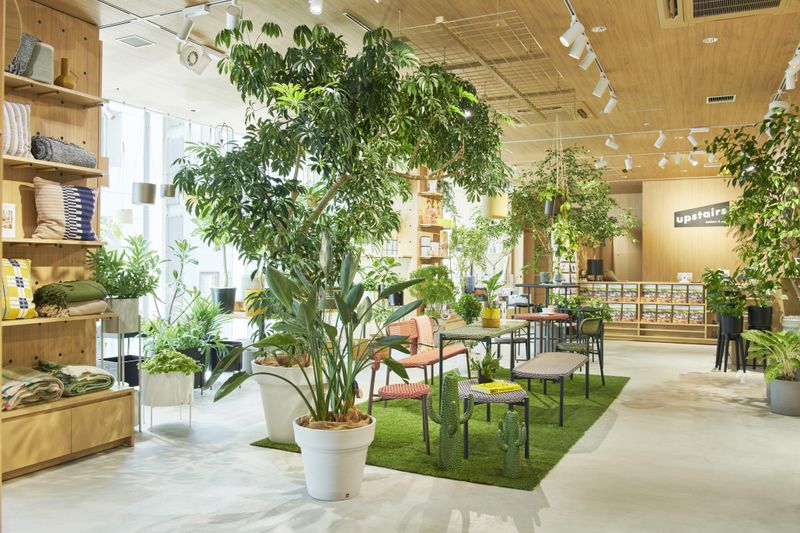upstairs outdoor livingのアルバイト・バイト求人情報-03
