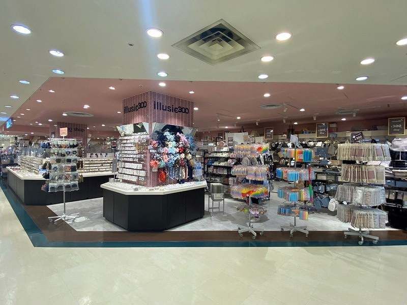 illusie300 イルーシーサンマルマル 本厚木 ミロード 店の派遣求人情報