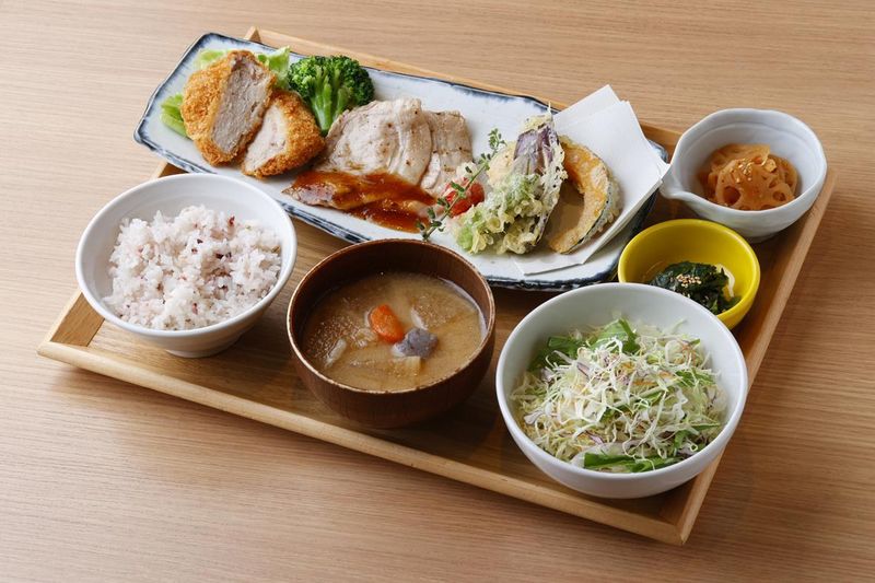 黒ぶたや ルミネ横浜店のアルバイト・バイト求人情報-02