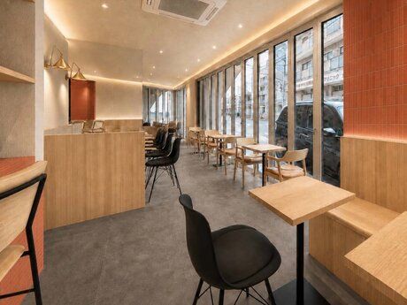 カフェのスタッフ