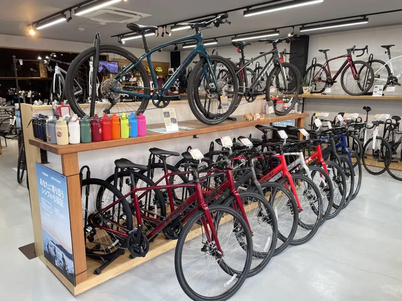 ロードバイクの専門店スタッフ
