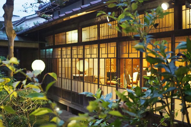 株式会社C・B・H【HATSUNEYA GARDEN】のアルバイト・バイト求人情報-02